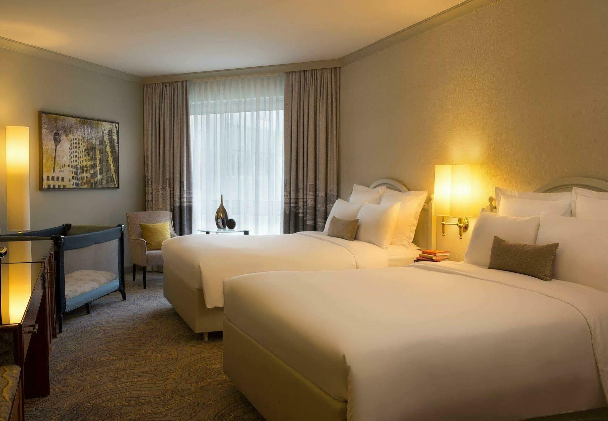 Renaissance Duesseldorf Hotel Eksteriør billede